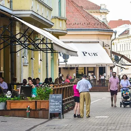Rudi Es Ficko Lakosztaly Lägenhet Szeged
